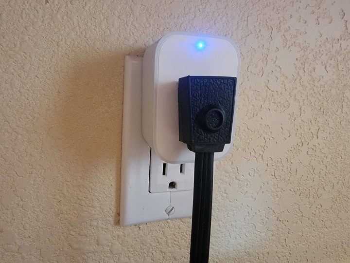 Aqara smart plug in outlet.