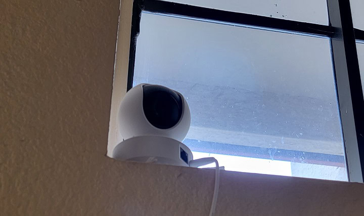 Reolink E1 Pro in a window